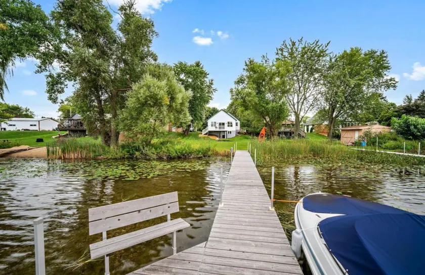 Private Lake Home - Image 1