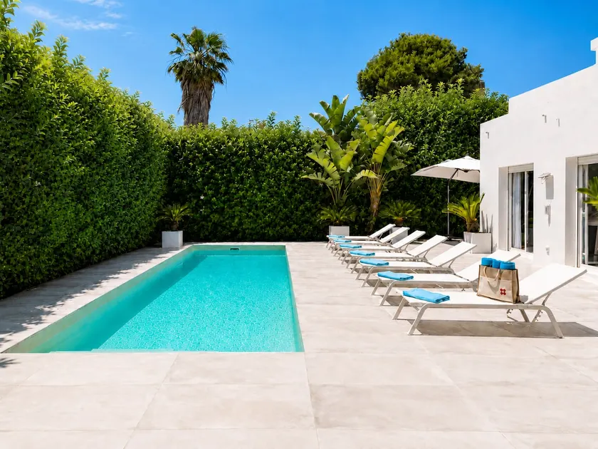 Amazing villa in D’en Bossa beach area - Image 1