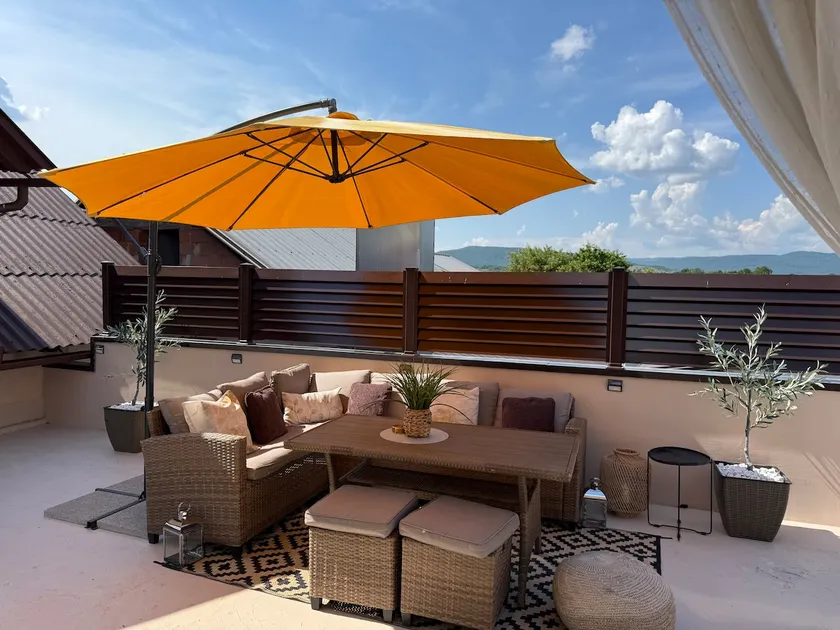 Deluxe Apartment Mimoza with 2 Jacuzzis and a terrace - Image 1