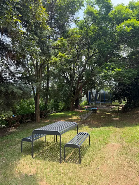 Apartment 10 minutes from downtown - Image 1