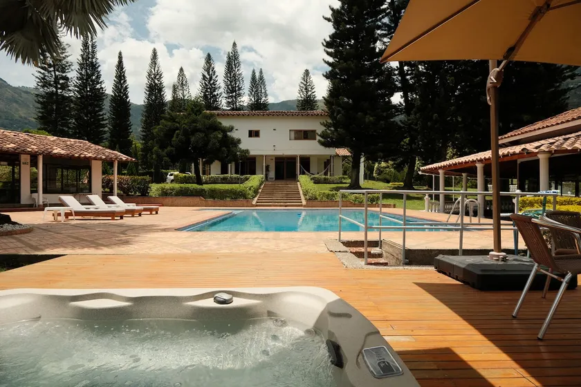 Finca la Araucaria, Antioquia. - Image 1