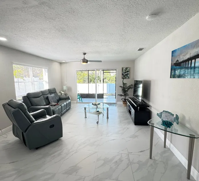 Seaside Charm House - Image 1