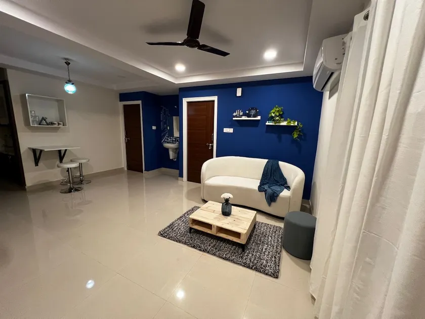 London Loft / 2BHK Penthouse - Image 1