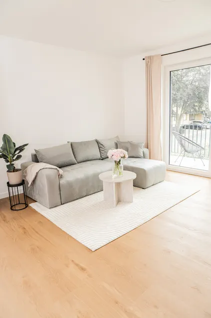 2-room new apartment with balcony - Image 1