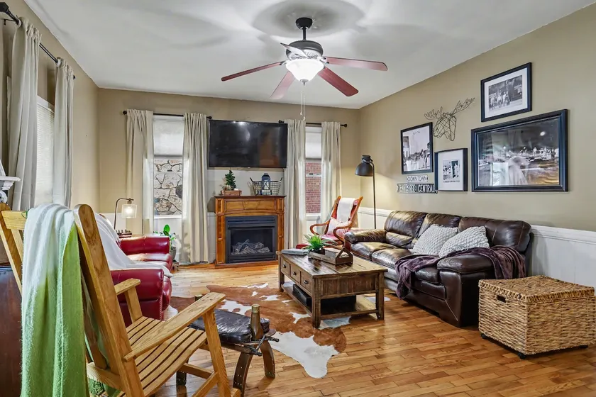 Near Murphy River Walk: Historic Downtown Home! - Image 1