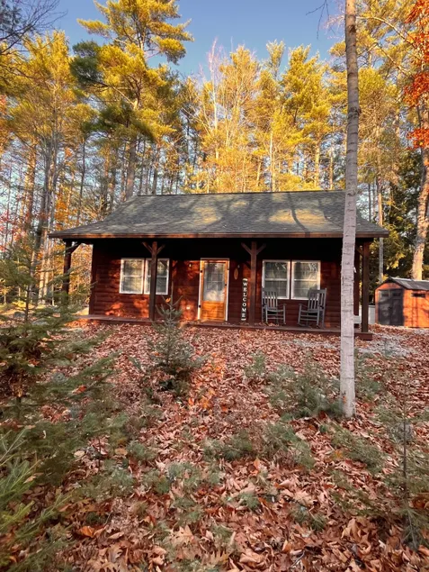 Wildwood Cabin | Family Cabin Near Lakes & Town - Image 1