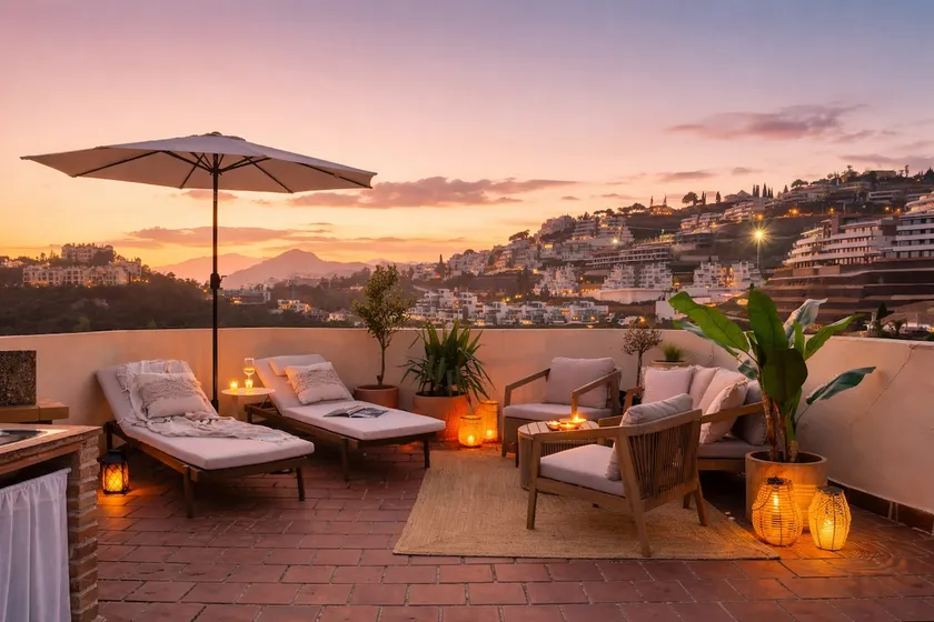 Luxury Duplex with Panoramic Views - Image 1