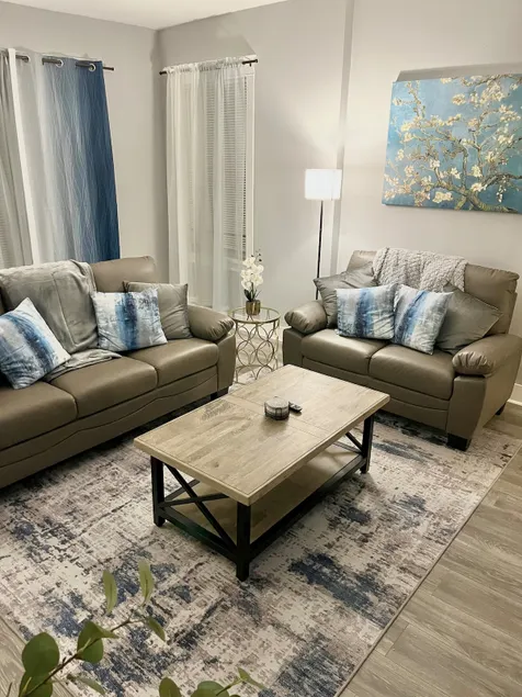 Cozy Home | 3 Beds | Free St. Parking - Image 1
