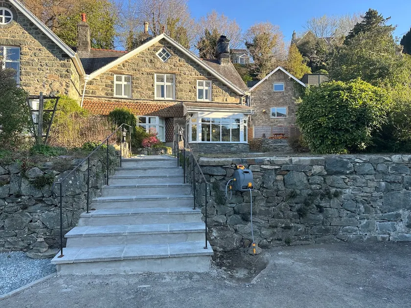 Cil-y-Coed - Image 1