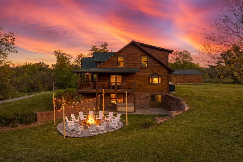 5BR Lodge | Hot Tub • Arcade • Firepit • Groups - Image 1