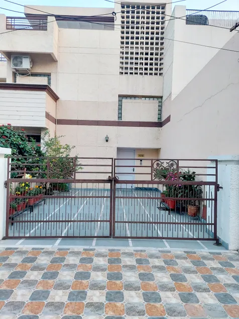 Most peaceful 3 BHK complete place- 1st & 2nd Flr - Image 1
