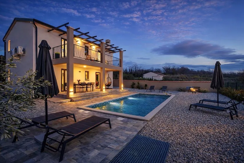 Villa Lumina Divina with Heated Pool near Porec - Image 1