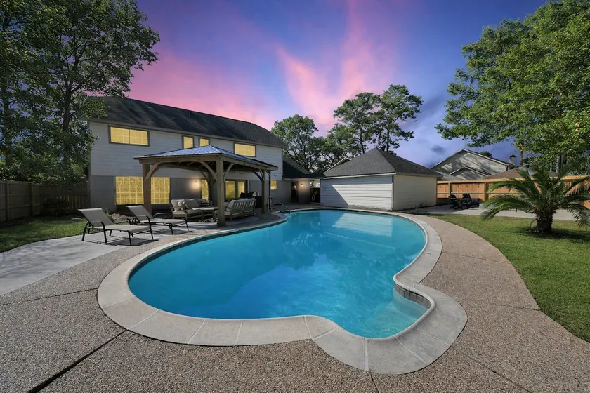 Lost Pines Poolside Paradise | Outdoor Fire Pit - Image 1