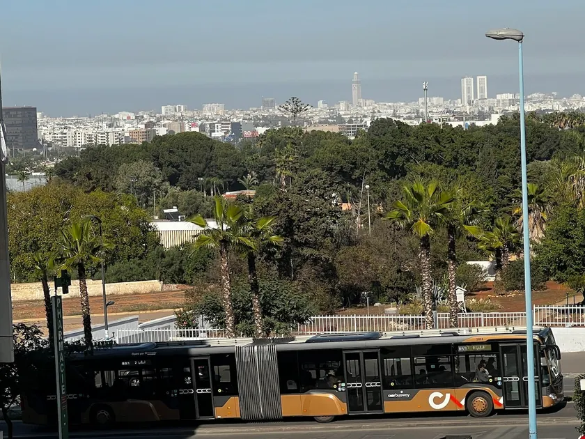 Apartment busway nearshore - Image 1