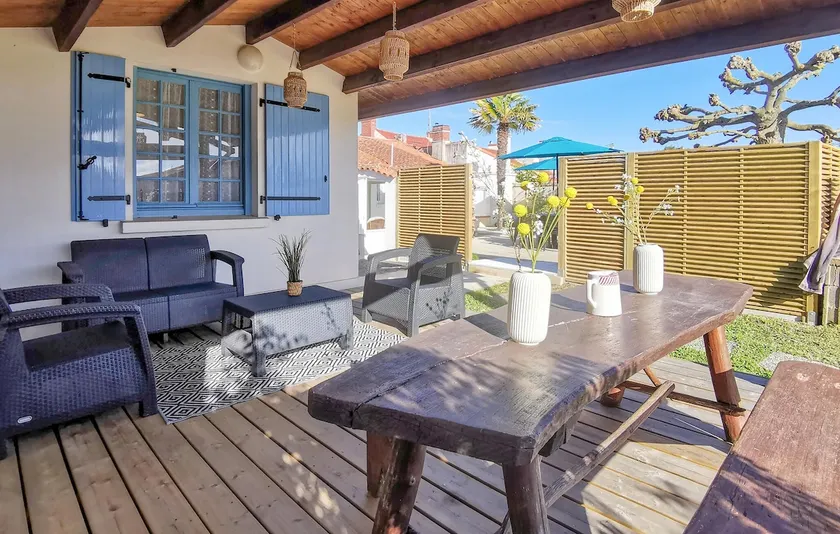 4 bedroom stunning home in L'Aiguillon la Presqu' - Image 1
