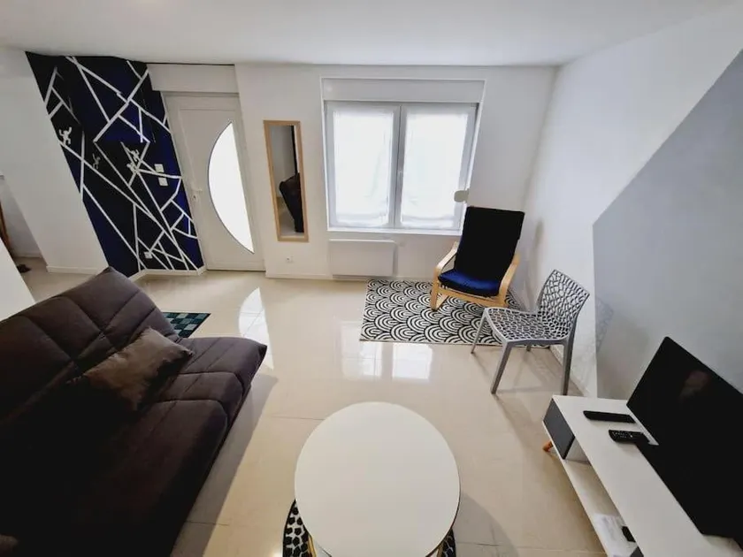 Quiet and fully equipped house with garden - Image 1