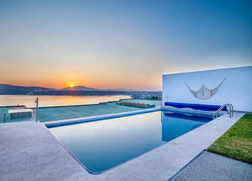House with a view of Lake Tequesquitengo Colinas Lago - Image 1