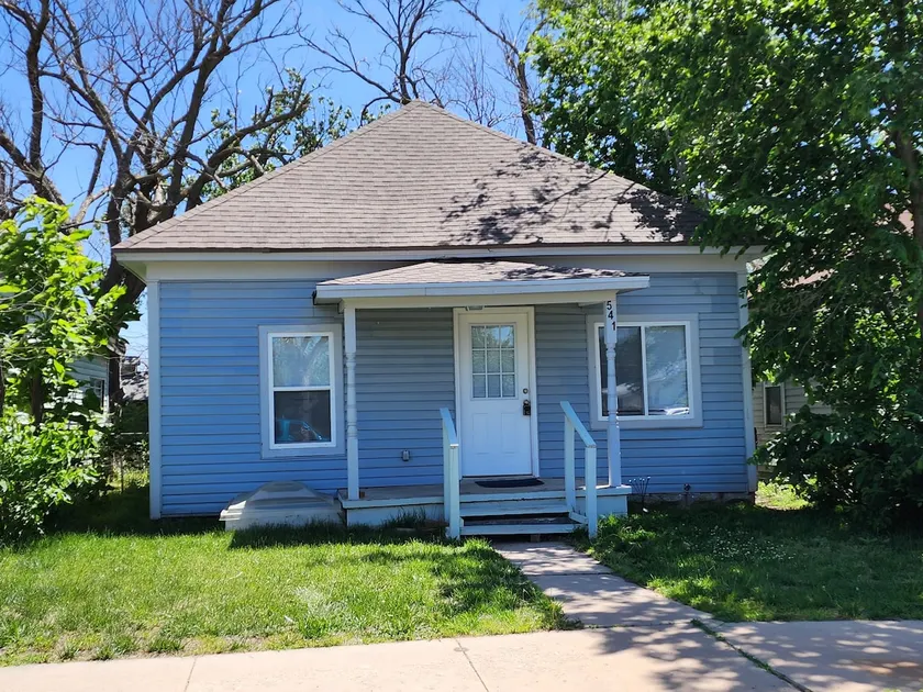 Blue Haven Bungalow - Image 1