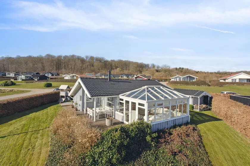 Lovely Summer House With Sea View - Image 1