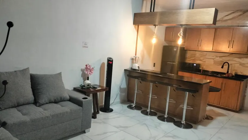 3 minutes from Gdl airport (we invoice) - Image 1