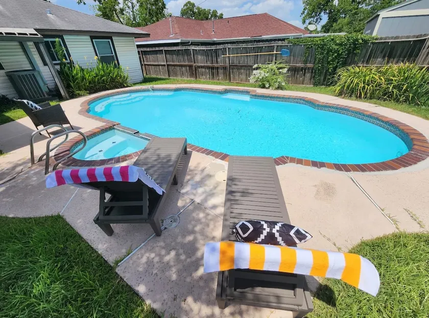 NewOasis: Private Pool - Image 1