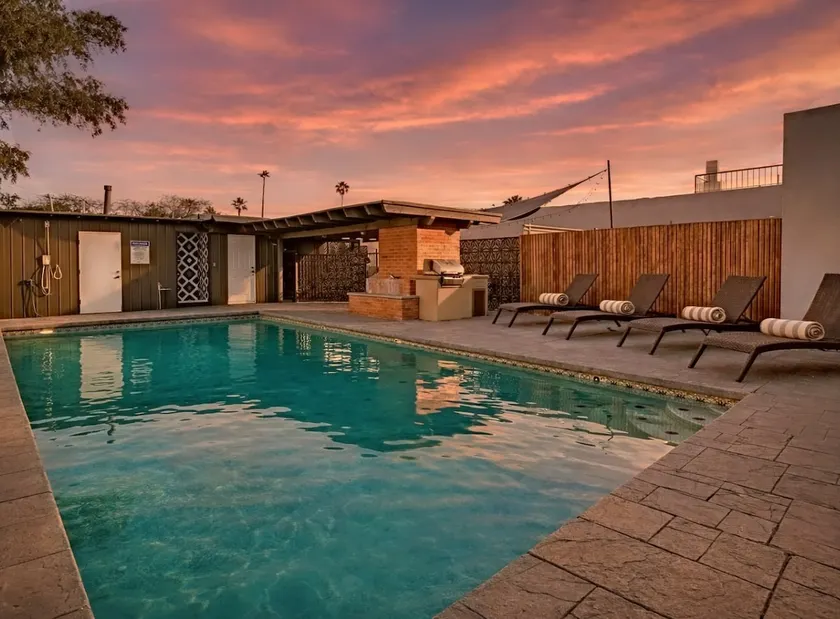 Western Oasis | Pool Retreat Near U of A + Banner - Image 1