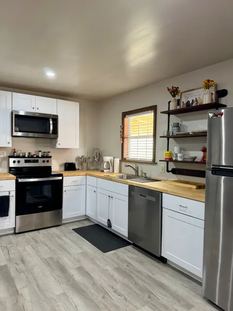 Cozy Shoals Getaway - Image 1
