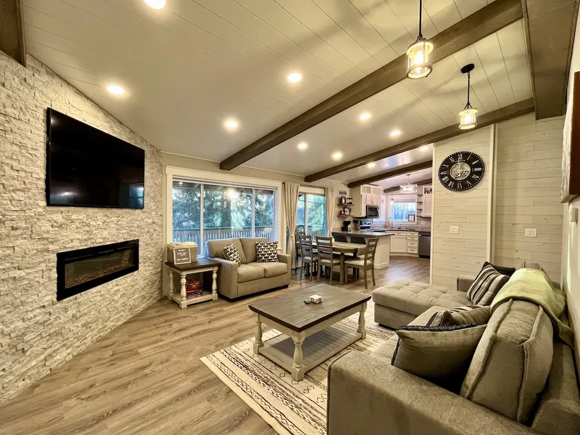 The Grey Stone Loft - Image 1