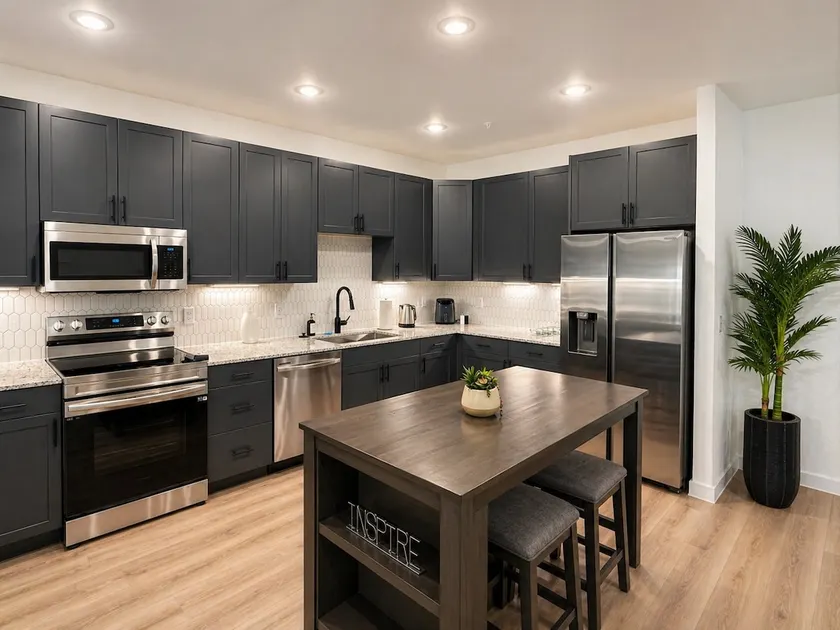 Cozy 2BR Katy Stay - Pet, Work & Family Friendly - Image 1