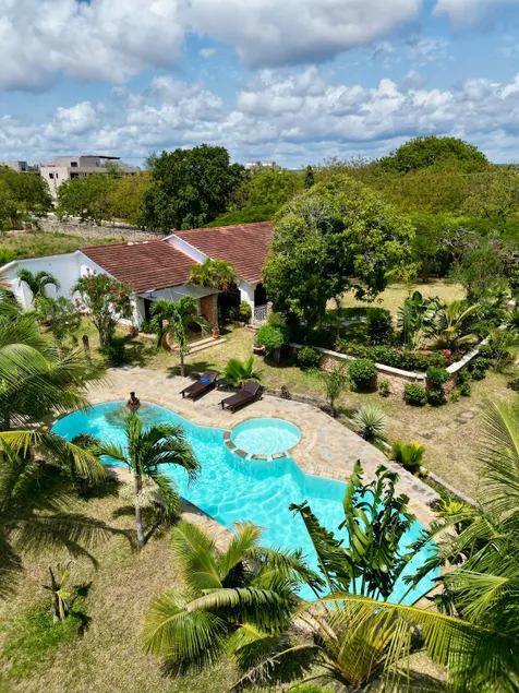 Private 3BR Villa-Private Pool-7Min to Galu Beach - Image 1