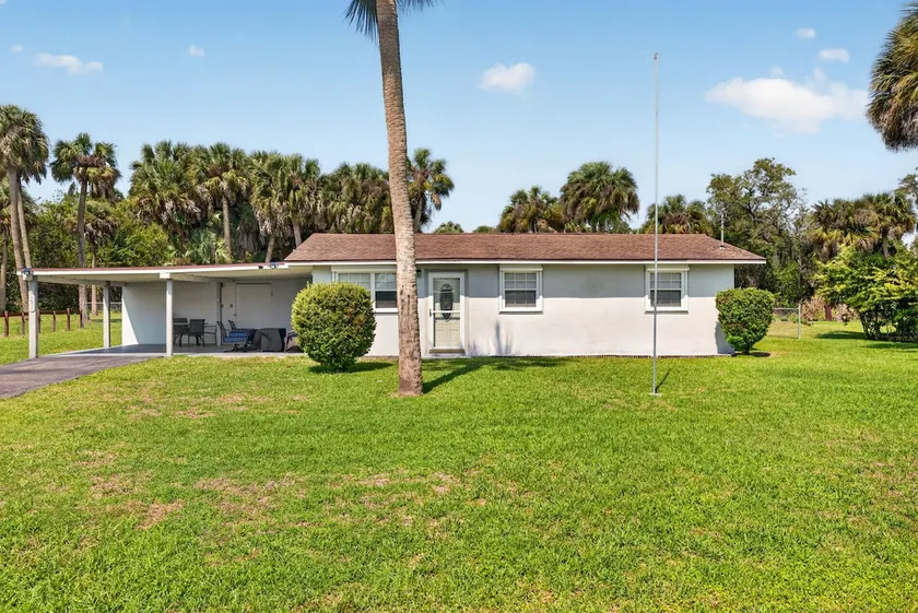Quiet Getaway Near Ft. Myers • Relax & Unwind - Image 1