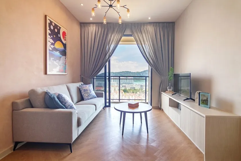 Luxe, 3BR APT with Balcony by Stellar ALV - Image 1