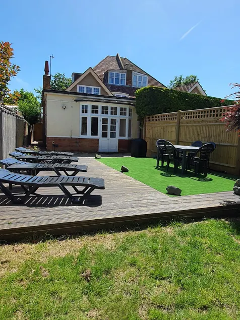2 bedroom flat and garden, Seaford near Eastbourne - Image 1