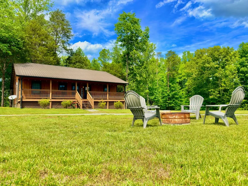 Unwind on a 90-Acre Farm 1 Mile from Dale Hollow - Image 1