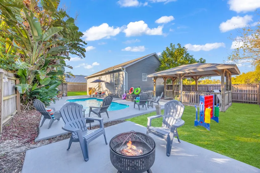 Sleeps9! Pool~Jacuzzi~Dogs~Cruise Port~USSA Fields - Image 1