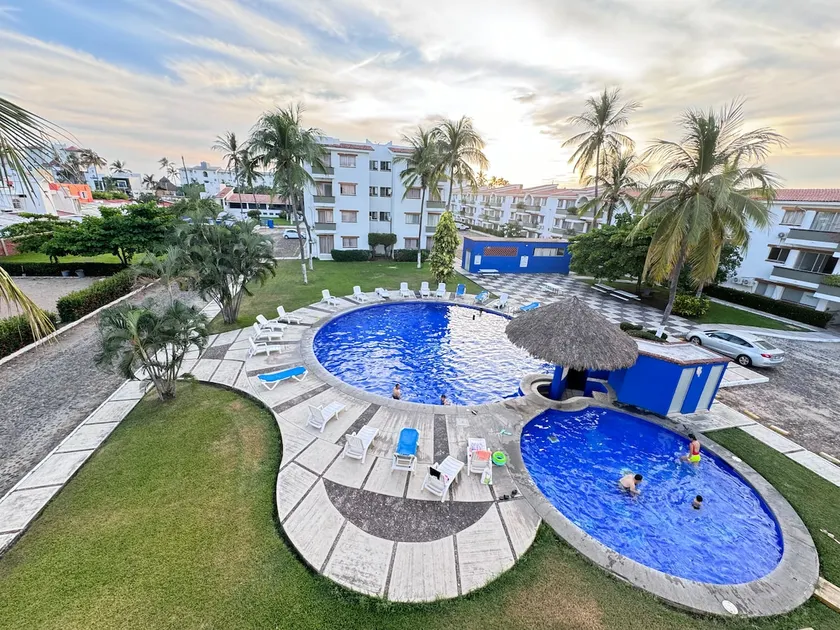 Palm suites with pool to enjoy the area - Image 1