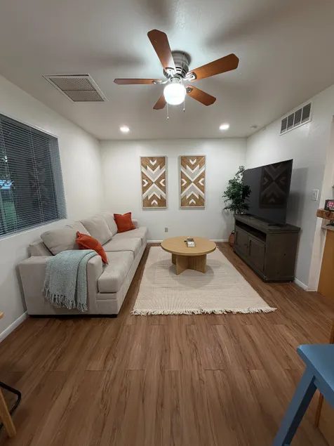 Pet-Friendly Gated Guesthouse with Private Yard! - Image 1