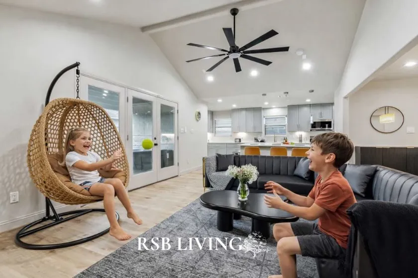 Luxury 4Bd 2Ba w Hot-Tub & Cinema Room - 14 guest - Image 1