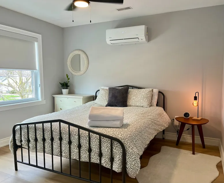 Lakeshore Loft-quiet and comfortable 1 bedroom apt - Image 1
