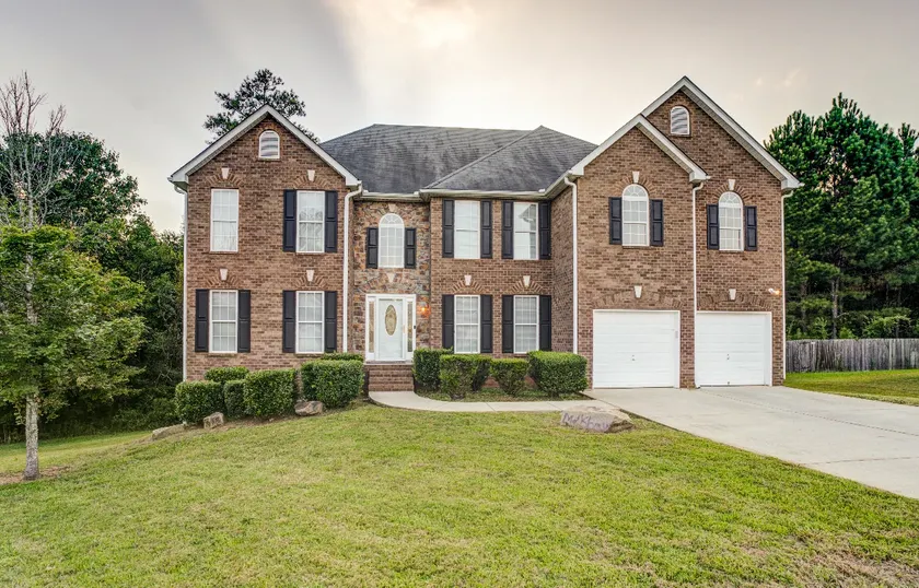 🌴Paradise of Atlanta🌴 4BR/3BTH⭐️2 Game Rm⭐️2 Fireplaces⭐️10 min from Airport - Image 1