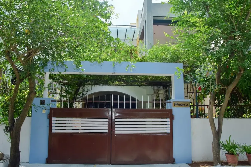 The Peters Charming green villa - Image 1