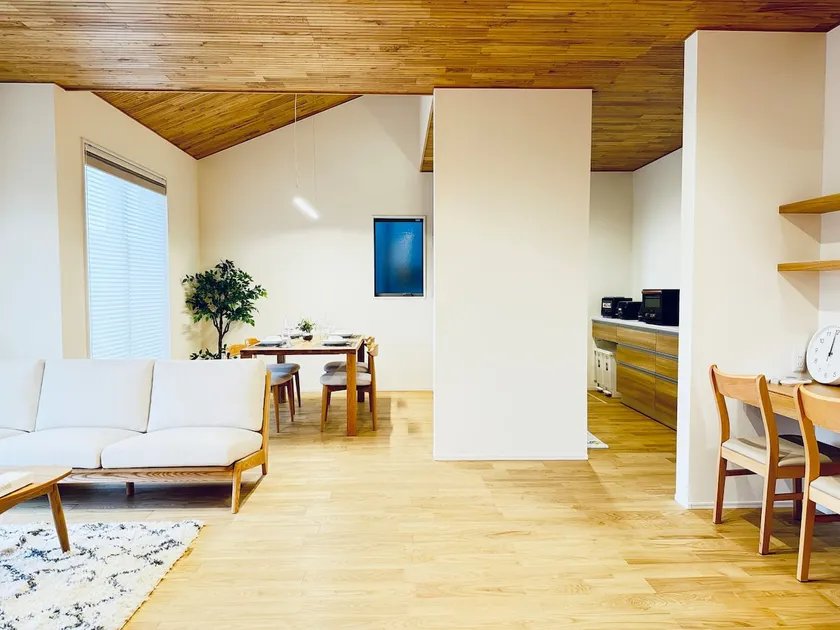 Private Wood Villa for 6｜Parking｜Akikawa Koshi 11 - Image 1