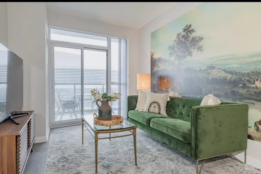 Condo in the Heartof Mississauga - Image 1