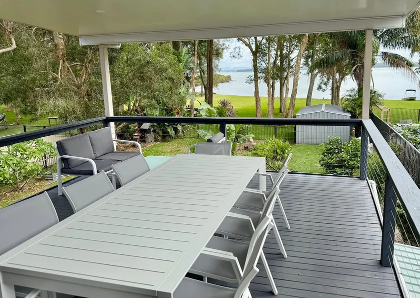 Large Lake Front House w/Kayaks - Image 1
