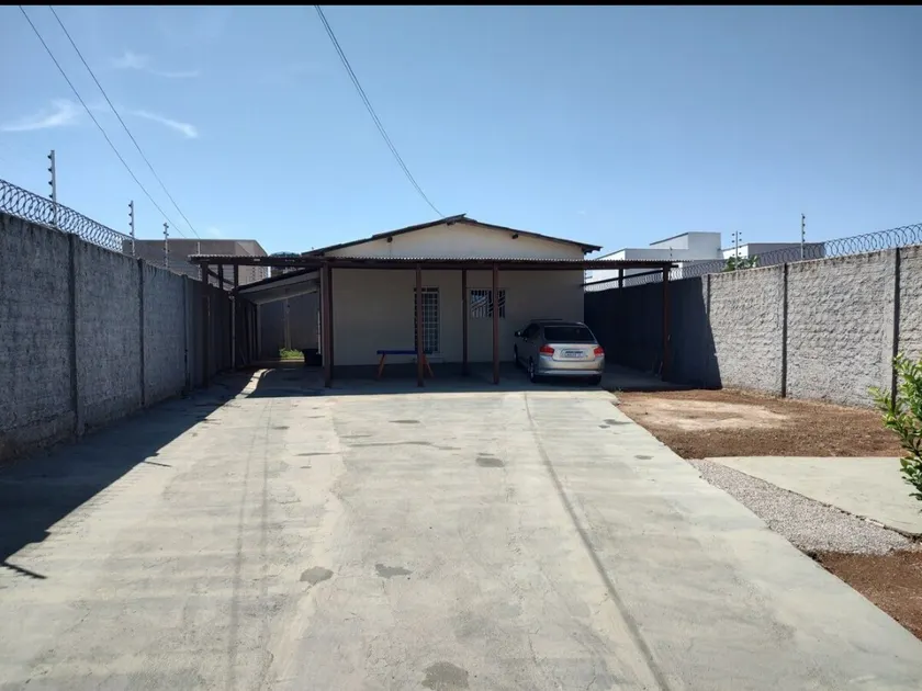 Nice location and space. - Image 1
