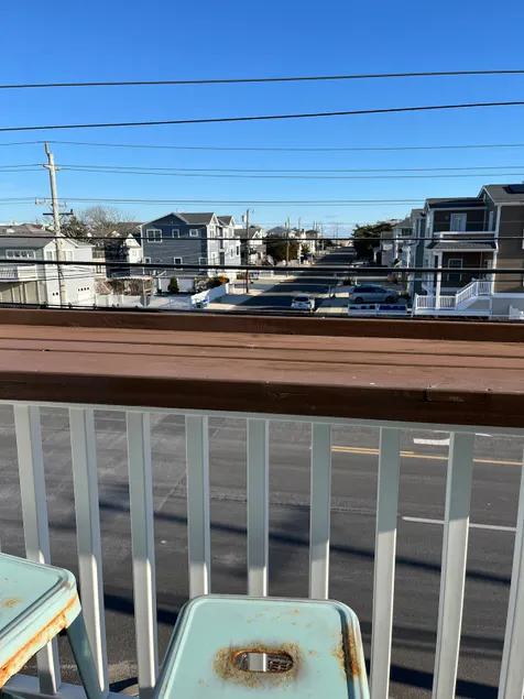 LBI getaway 2BR w/ balcony – Walk to the Beach! - Image 1