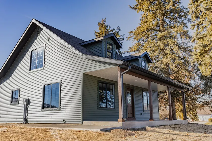 Hilltop Retreat - Image 1