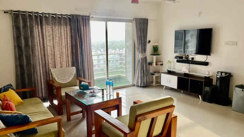 Peaceful 2BHK • AC • WiFi • Near Daman & Vapi - Image 1