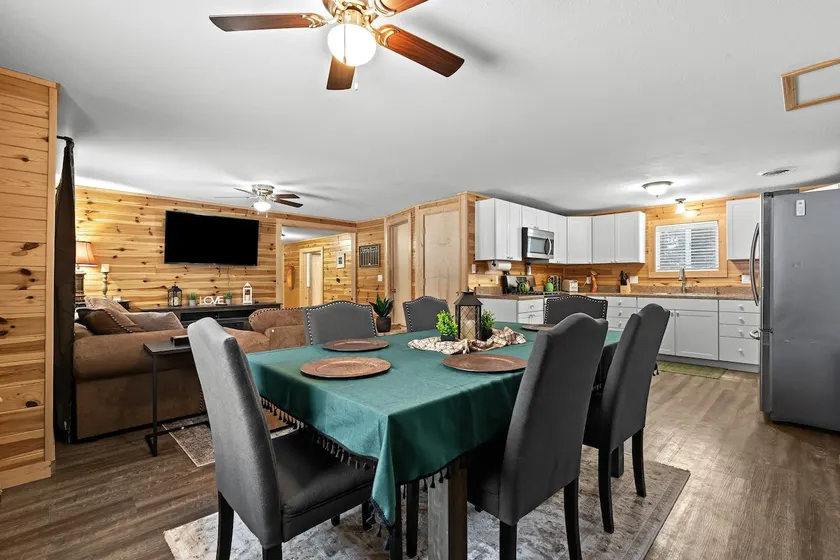 Cozy 3BR w/ Hot Tub Bliss! - Image 1