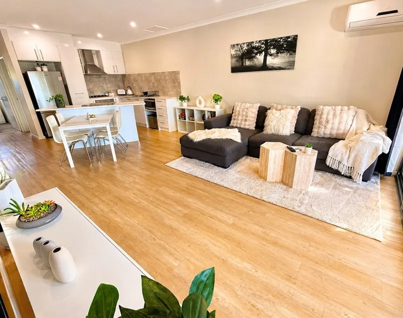 Luxe Coastal Oasis - Image 1